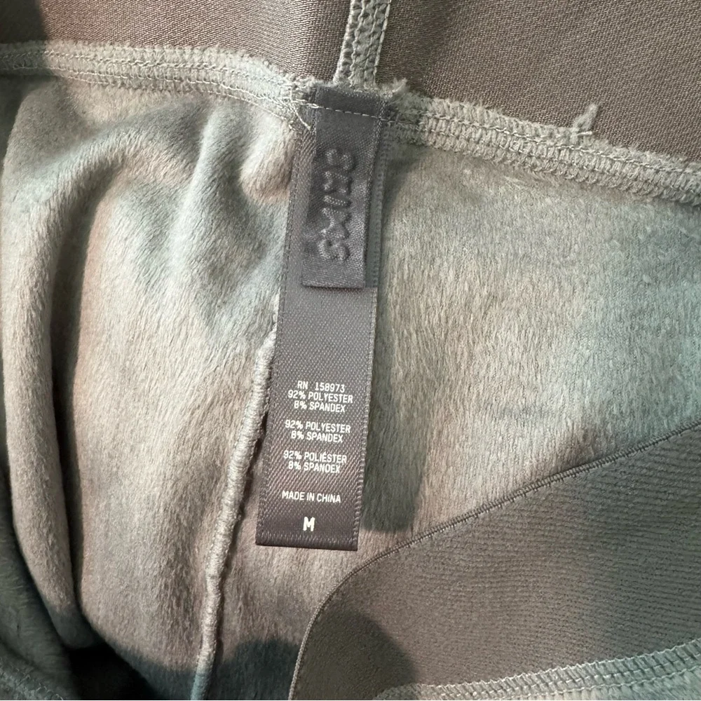 SKIMS Velour Bike Shorts in Gunmetal - Medium - Picture 6 of 6